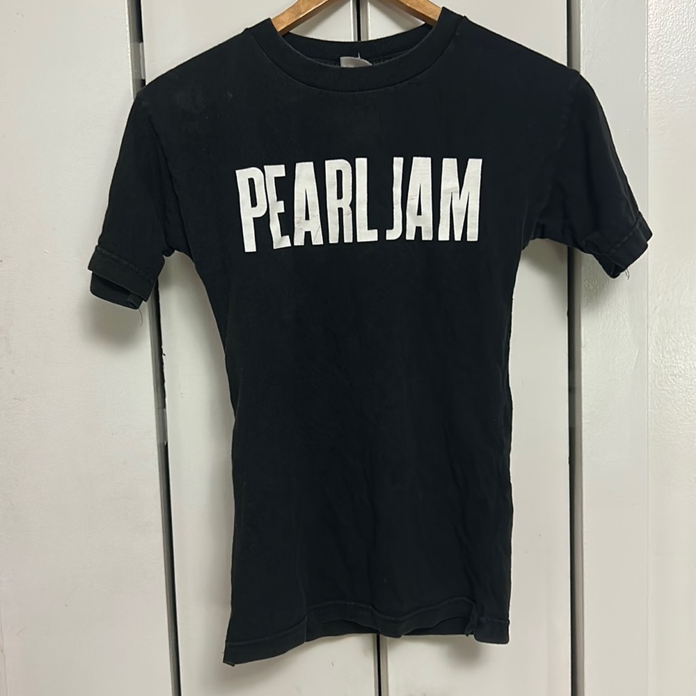Pearl Jam shirt from the early 2000s